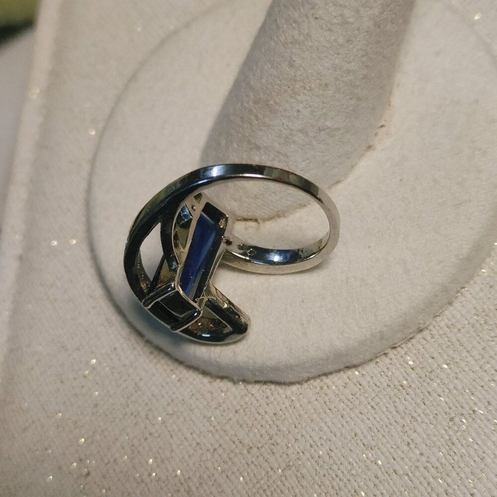Ring Size 9 Art Deco Blue Rectangular Gemstone Clear Crystal Accents Silver Tone - Picture 7 of 13